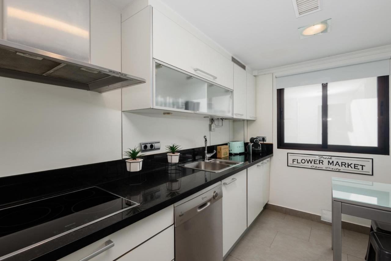 In The Historic Center Of Malaga, Very Close To The Beach And The Ave Train Station, With Private Parking Exterior photo