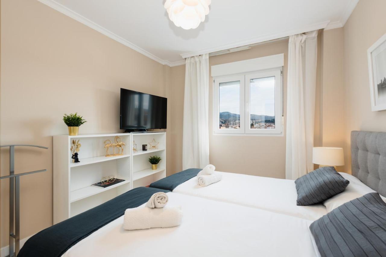 In The Historic Center Of Malaga, Very Close To The Beach And The Ave Train Station, With Private Parking Exterior photo