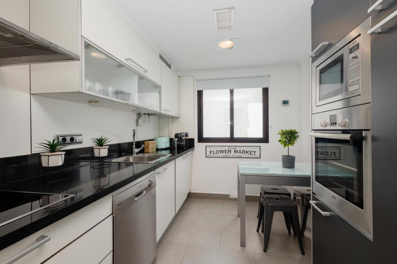 In The Historic Center Of Malaga, Very Close To The Beach And The Ave Train Station, With Private Parking Exterior photo