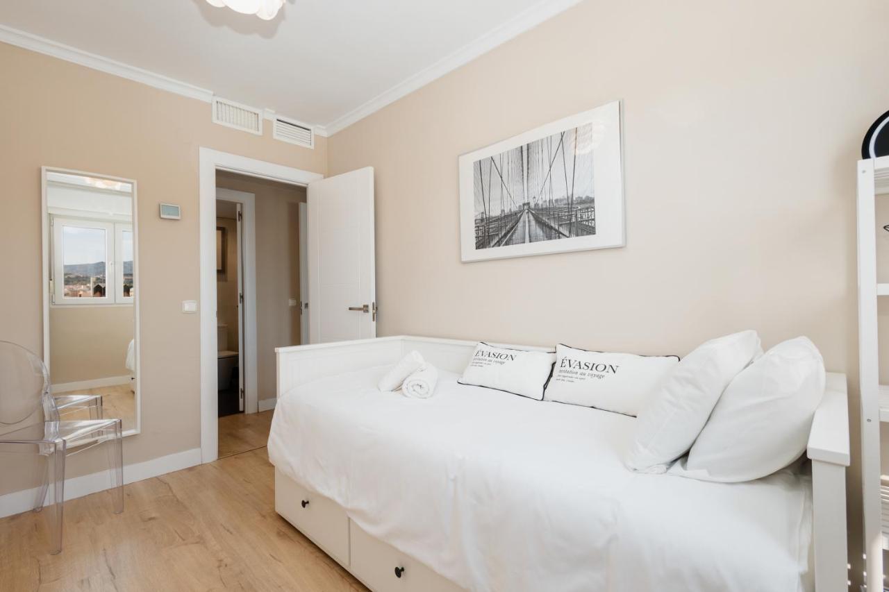 In The Historic Center Of Malaga, Very Close To The Beach And The Ave Train Station, With Private Parking Exterior photo